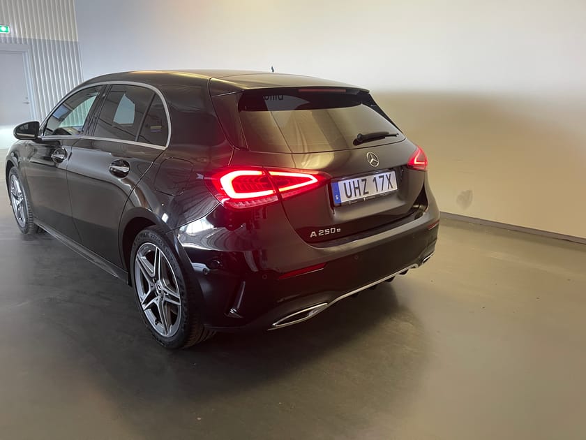 Bild 3 av Mercedes-Benz A 250 e 8G-DCT AMG Line/ Navigation/ Backkamera/ Parkeringsensor bak/