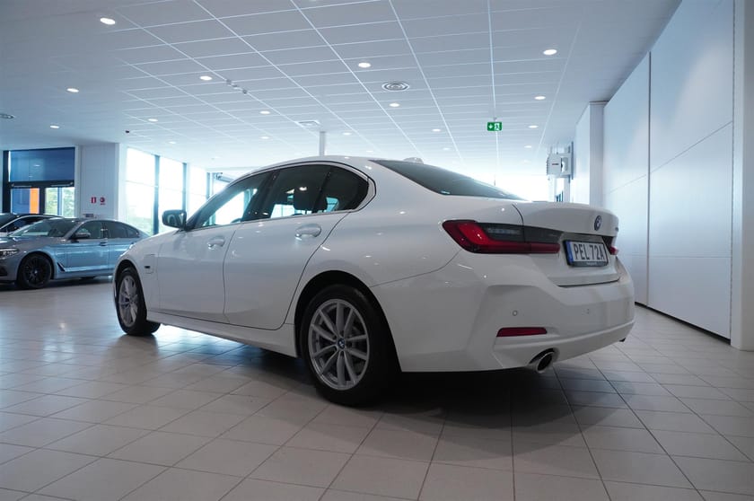 Bild 3 av BMW 330e Sedan
