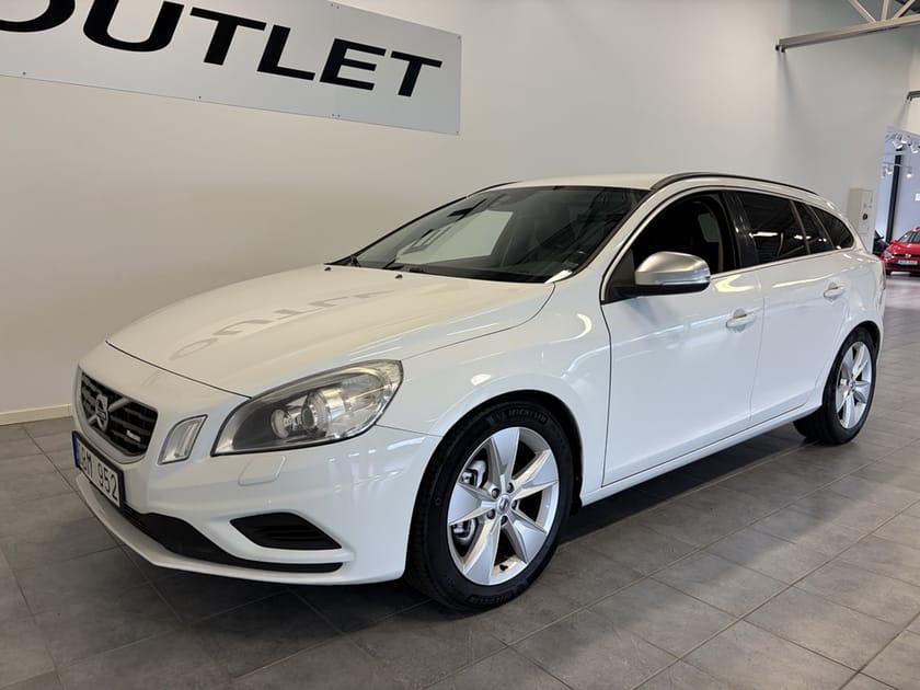Bild 2 av Volvo V60 R-Design D4 AWD 163hk Aut/Drag