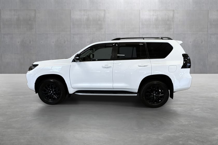 Bilde 2 av Toyota Land Cruiser 5-dørs 2.8 Diesel High Power Aut. VX Black Pack Varebil