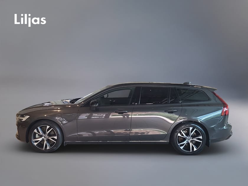 Bild 3 av Volvo V60 T6 AWD Plus Dark Nordic Edition//360-kamera//Drag//