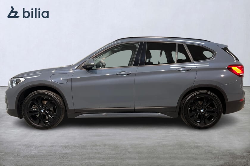 Bild 3 av BMW X1 xDrive25e Backkamera / HIFI / Drag / Rattvärme / Head up