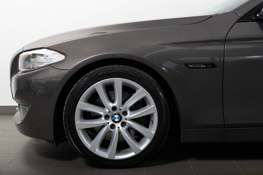 Bild 4 av BMW 535i Sedan Steptronic 306hk Shadowline/HuD/Navi/Elstolar/HiFi/Drag
