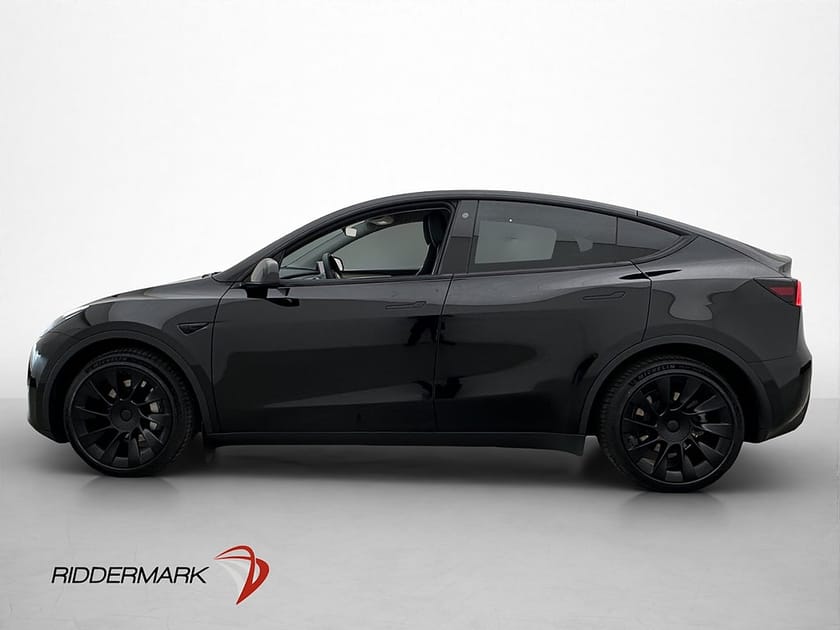 Bild 5 av Tesla Model Y Long Range AWD 514hk MOMS Drag Pano Kamera