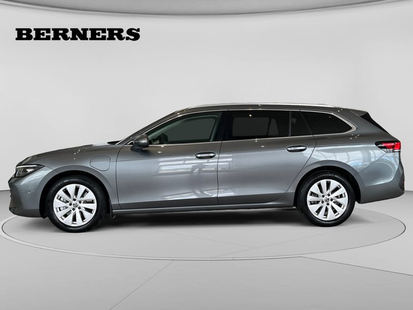 Bild 2 av Volkswagen Passat Variant eHybrid 1.5 TSI OPF DSG  272 hk/Drag/Värmare