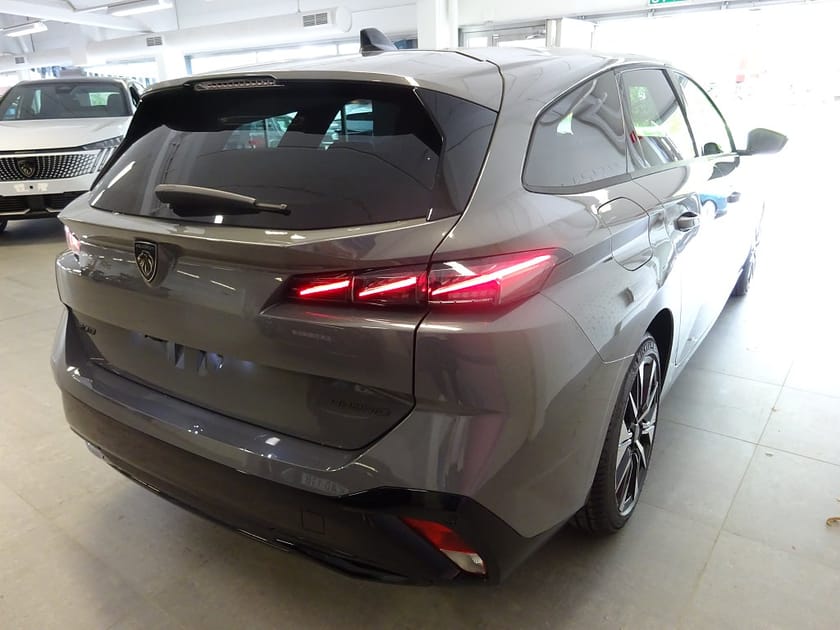 Bild 3 av Peugeot 308 SW Hybrid 145 1.2 PureTech e-DCS Allure
