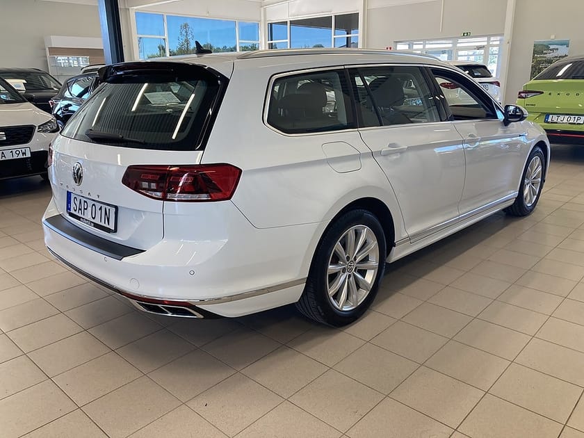 Bild 5 av Volkswagen Passat Sportscombi 1,5TSI 150HK DSG R-Line Värmare Drag