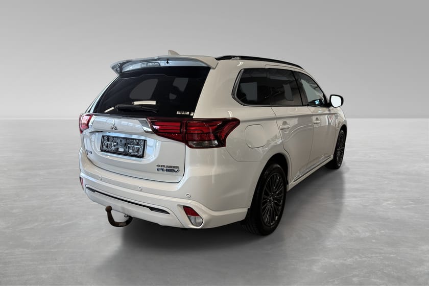 Bilde 5 av Mitsubishi Outlander PHEV S-Edition 2.4 AWD/ H.feste/ Skinn/ Pano/ 360/ Acc/ +++