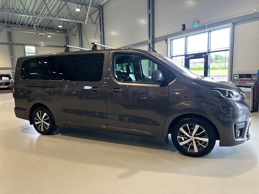 Bild 3 av Toyota Proace Verso 2.0 D-4D / 8-Sits / Drag / Värmare