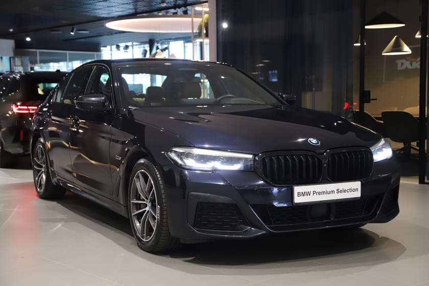 Bild 1 av BMW 545e xDrive Sedan // M Sport // HUD // Comf. Acc