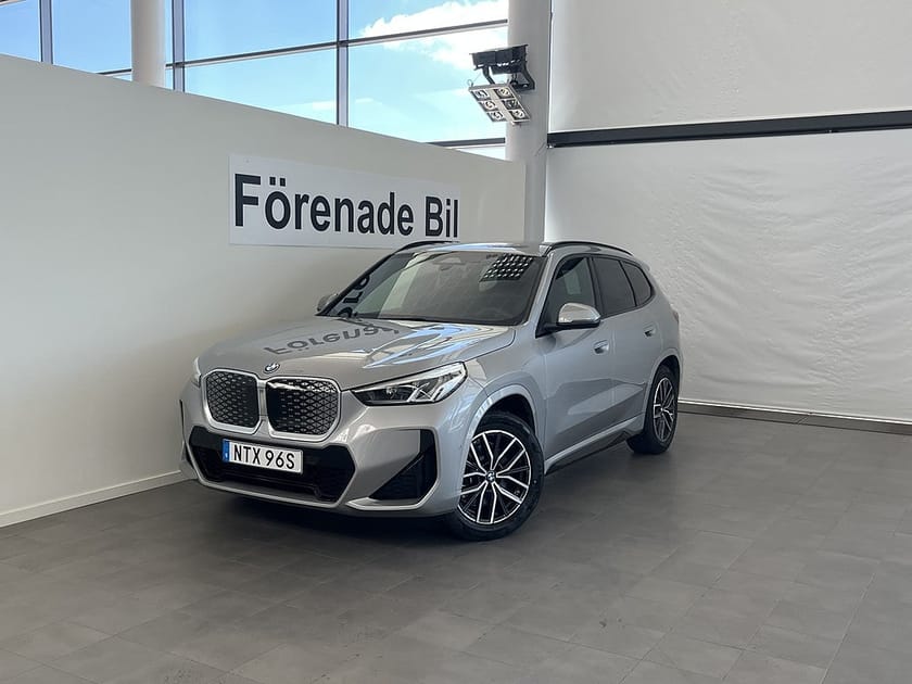 Bild 1 av BMW iX1 xDrive30 M Sport Drag Rattvärme Adaptiv Farth.