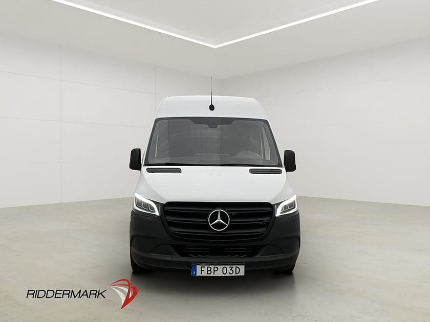 Bild 5 av Mercedes-Benz Sprinter 211 CDI FWD Panel Van L2H2 Värm Drag B-Kam CARPLAY Moms