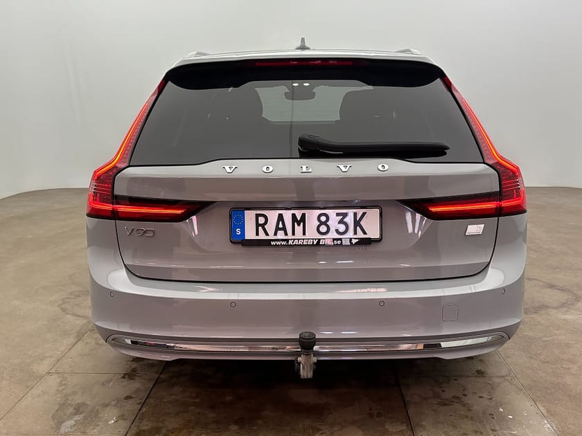 Bild 5 av Volvo V90 Recharge T6 AWD 350hk Core Kamera Drag Navi