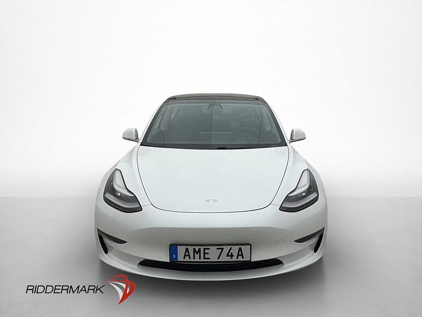 Bild 3 av Tesla Model 3 Performance AWD HW3 Autopilot Svensksåld