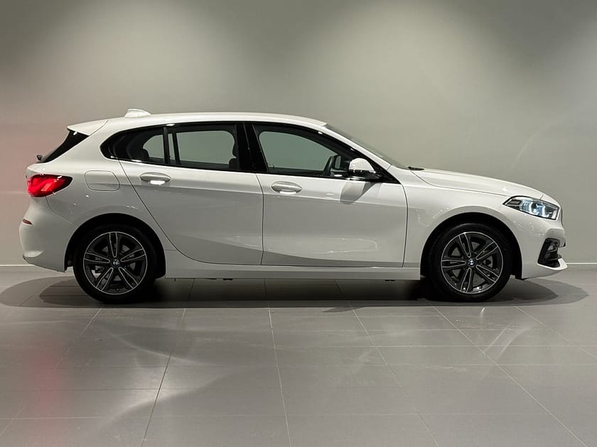 Bild 3 av BMW 118i 118  Sport Line PDC Farthållare 17" Sportstolar LED