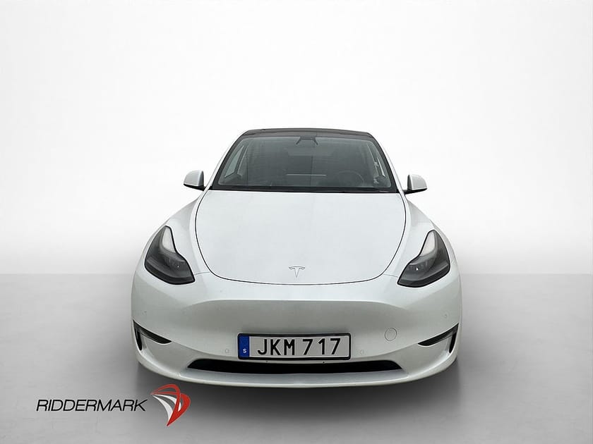 Bild 2 av Tesla Model Y Long Range AWD Värmepump Panorama Skinnklädsel