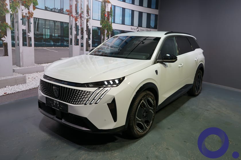 Bilde 2 av Peugeot E-5008 Dual Motor