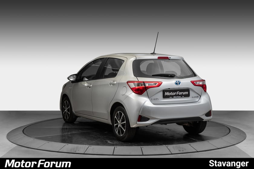 Bilde 3 av Toyota Yaris Hybrid HYBRID/ VELHOLDT/ GARANTI / RYGGEKAMERA/ NAVI