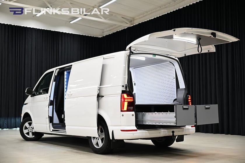 Bild 2 av Volkswagen Transporter 4M 150HK DSG L2|Nedlackad|LED|Dubbeldörr|Dubbelgolv