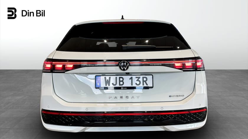 Bild 5 av Volkswagen Passat Variant eHybrid R-LINE 1.5 TSI 272 hk Drag/Värmare/Panoram