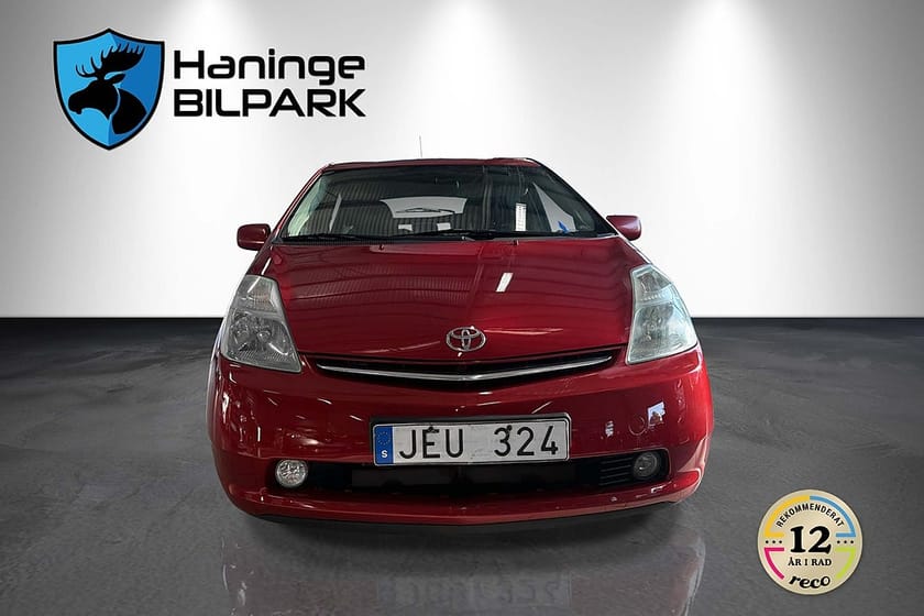 Bild 3 av Toyota Prius 1.5 VVT-i + 3CM CVT / SUPERDEAL 3,95% / AUTOMAT