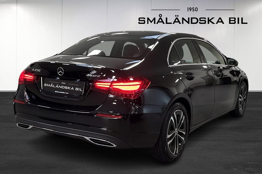 Bild 4 av Mercedes-Benz A 250 4MATIC Sedan 224hk
