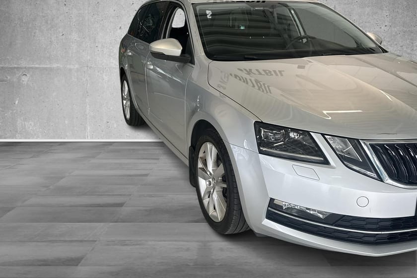 Bilde 2 av Škoda Octavia Stasjonsvogn Stasjonsvogn. Hengerfeste, Navigasjon, Cruise. DAB