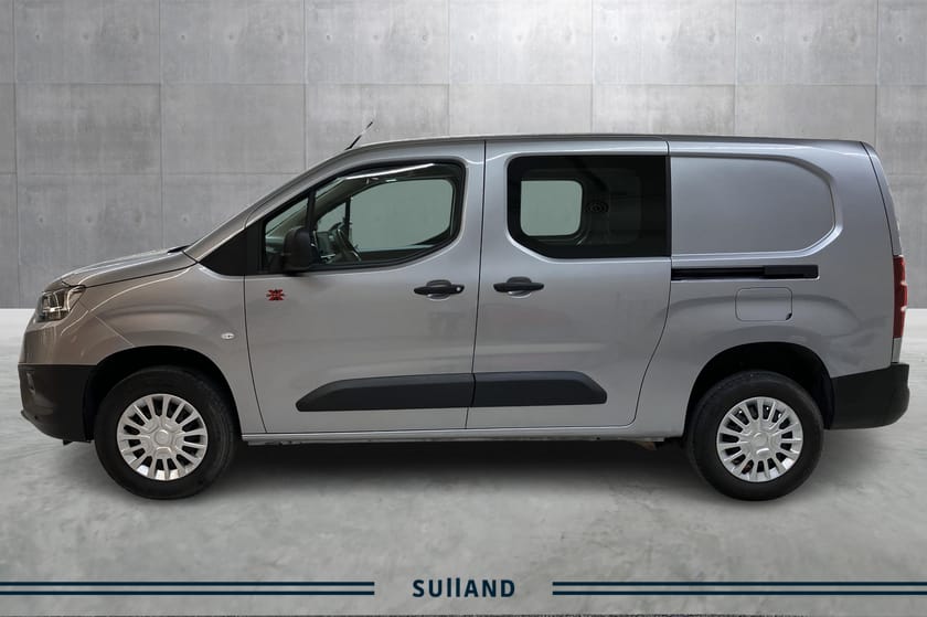 Bilde 2 av Toyota ProAce City 1.5D 130hk, 4X4, Lang (L2) 2 skyvedører - Comfort