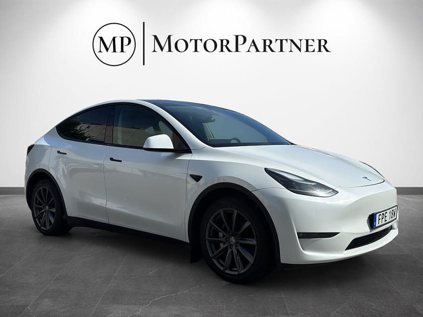 Bild 1 av Tesla Model Y Long Range AWD Autopilot Dragkrok MOMS 514hk