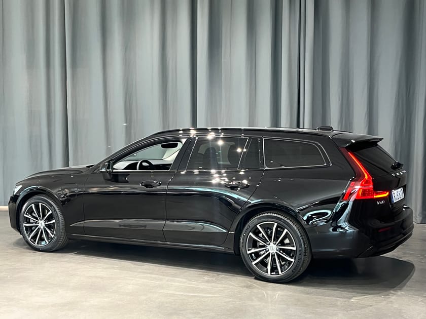 Bild 3 av Volvo V60 T6 Plus Dark Nordic Edition Lagerbil Redo för Omg Leverans