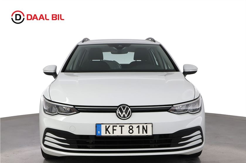 Bild 2 av Volkswagen Golf Sportscombi SC 1.5 eTSI 131HK COCKPIT NFC P-SENS 3-ZON APP-CON