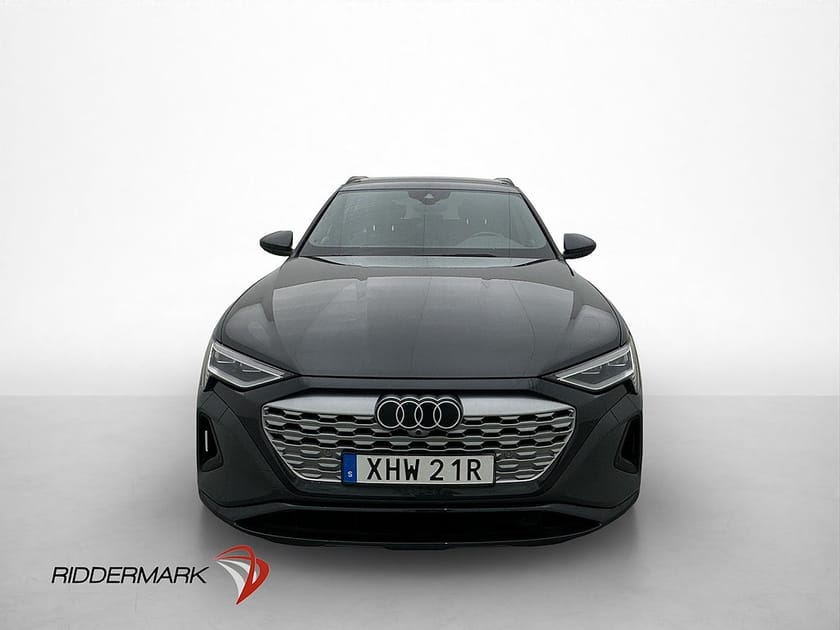 Bild 3 av Audi Q8 50 e-tron quattro q8-e-tron Q MOMS Cockpit Matrix Kamera Navi Drag
