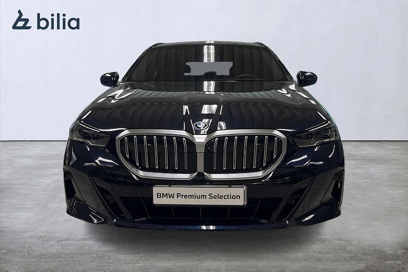 Bild 5 av BMW 530e xDrive Touring M-Sport | Drag | B&W | Aktiv farth.