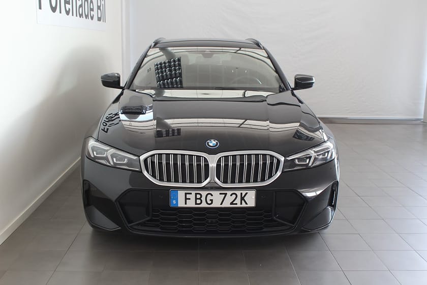 Bild 2 av BMW 330e Touring 4,95 ränta M Sport Rattvärme Drag ParkAssist