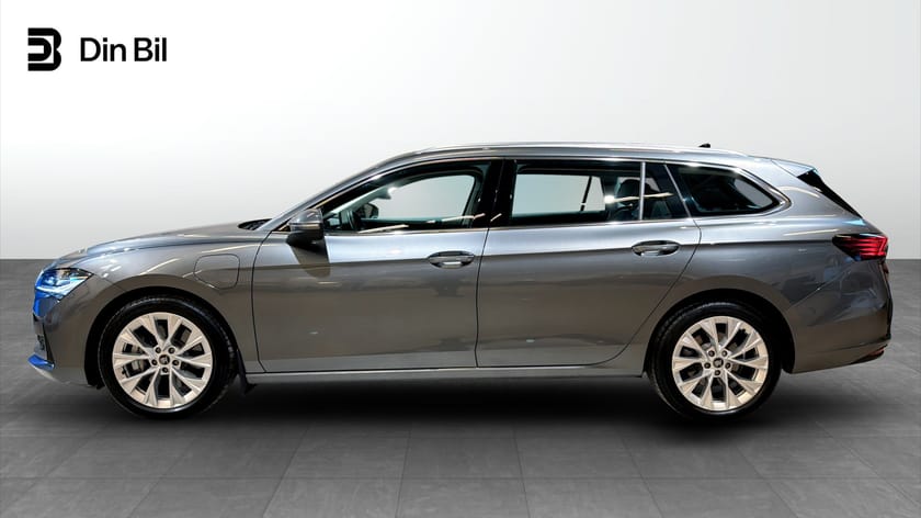 Bild 2 av Škoda Superb iV Kombi Selection 1,5 TSI DSG | Drag/Navigation