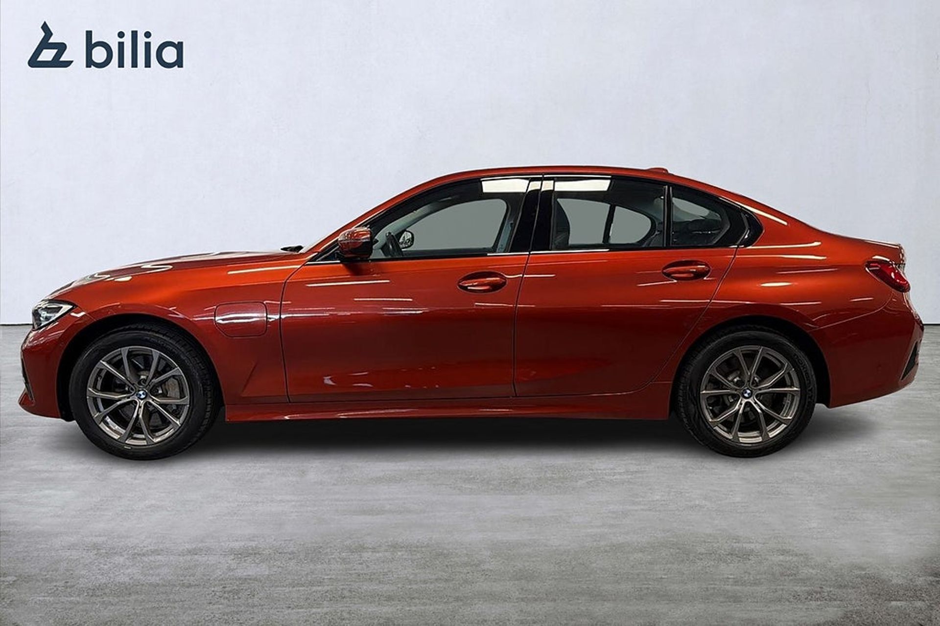 BMW 330 e Sedan Sportline 2020, photo 3/28