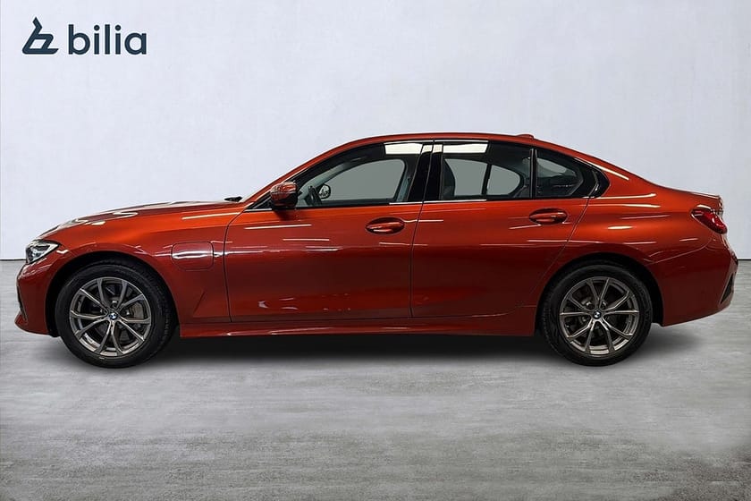 Bild 3 av BMW 330e Sedan Sportline | HiFi | Backkamera | Stol m minne