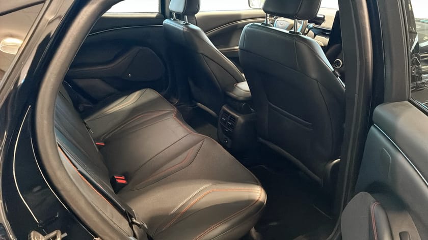 Bild 5 av Ford Mustang Mach-E Long Range AWD Teknikpaket B&O 360-kamera