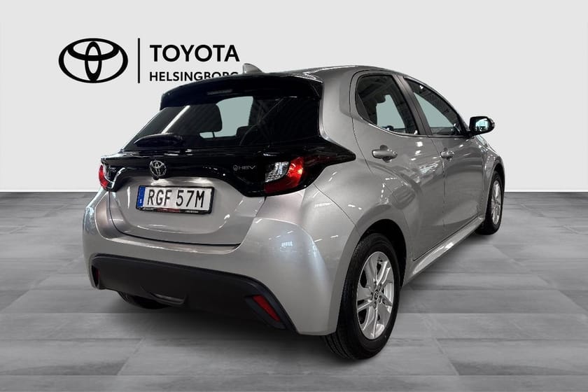 Bild 5 av Toyota Yaris Hybrid 115 1,5 5d Active med Komfortpaket