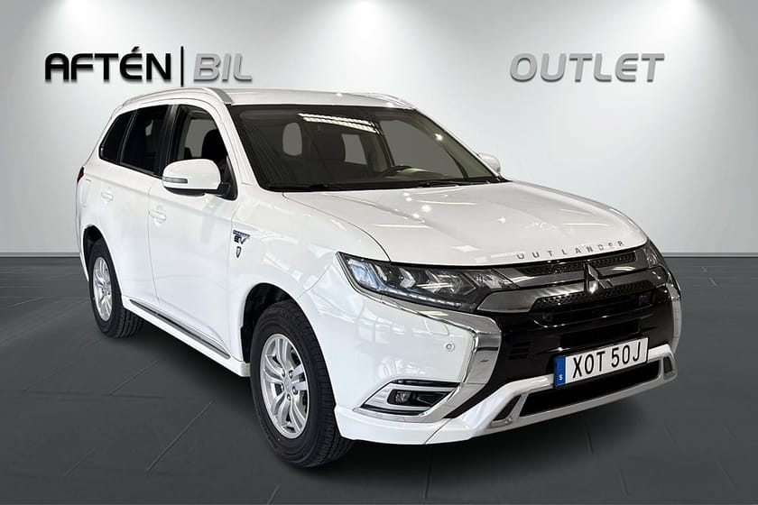 Bild 4 av Mitsubishi Outlander PHEV AWD Fleet Edition Dragkrok B-kam Carplay Keyless