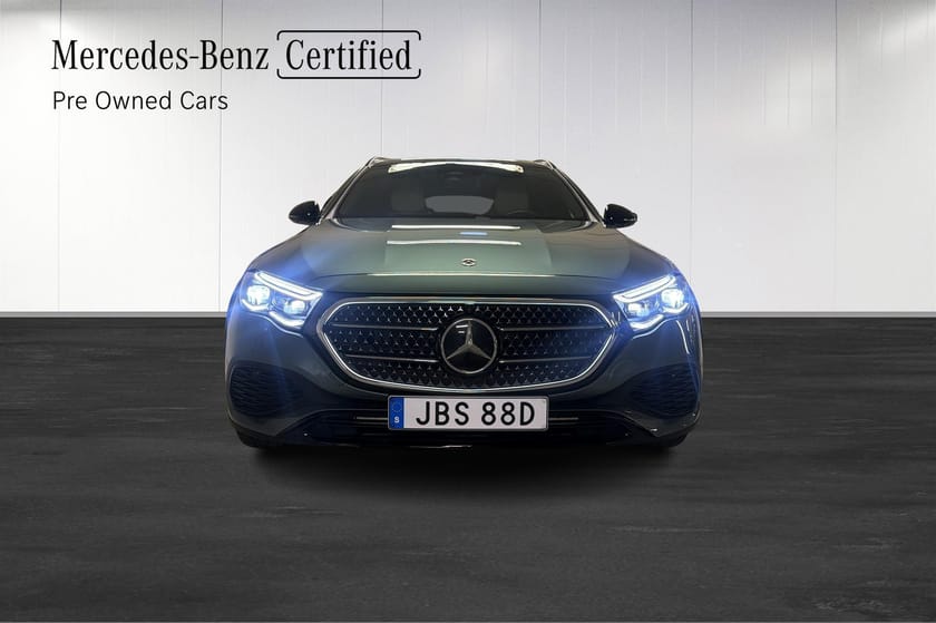 Bild 2 av Mercedes-Benz E 300 de 4MATIC All-Terrain Drag/Pano/Burmester/Nightpackage