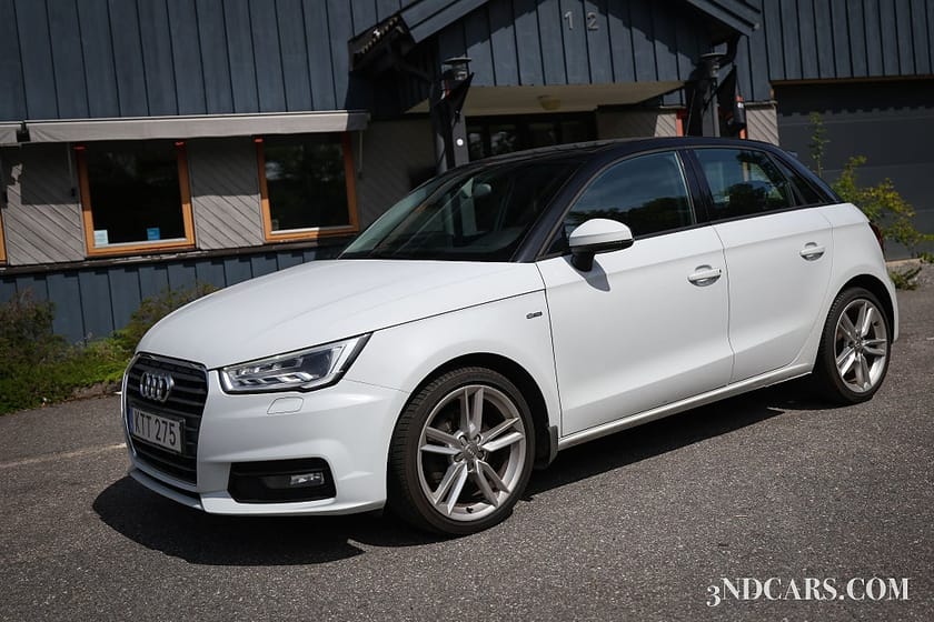 Bild 3 av Audi A1 Sportback 1.6 TDI Sport Edition S-Line Glastaklucka