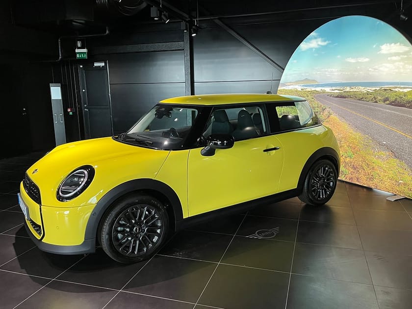 Bild 3 av MINI Cooper C 3dr Essential Trim Paket S *Fri Service