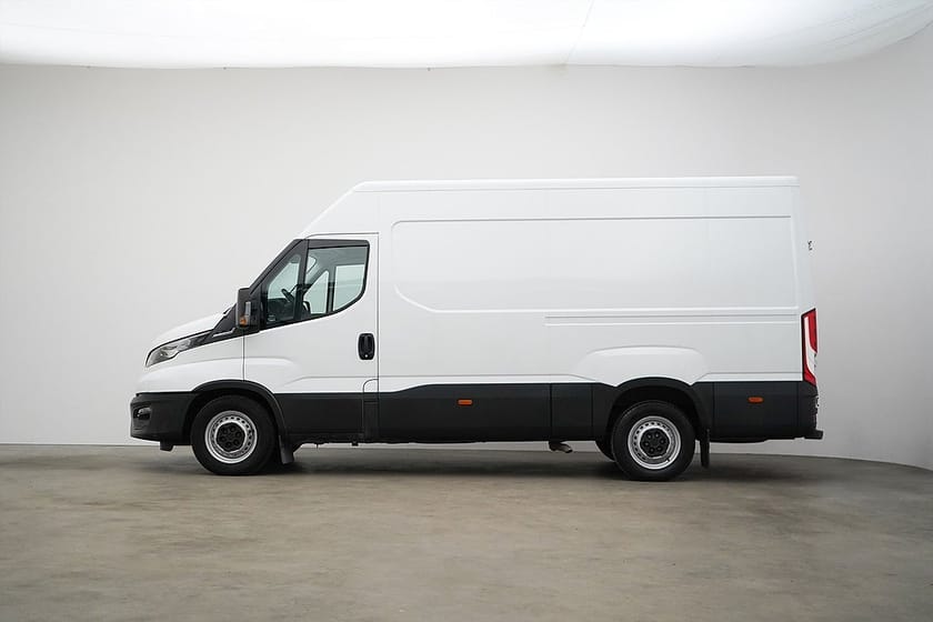 Bild 3 av Iveco Daily 35-140 Van 2.3 JTD Hi-Matic / Moms / 3500kg