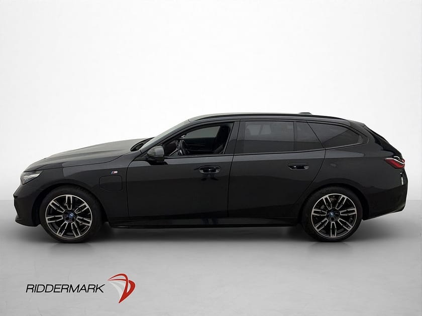 Bild 4 av BMW 530e xDrive Touring M sport Läder Shadow Line Drag