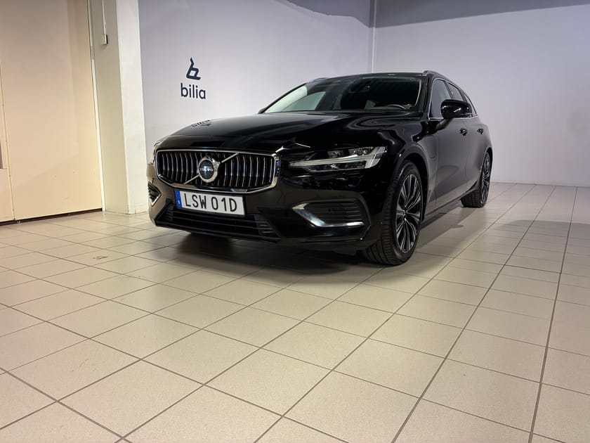Bild 1 av Volvo V60 Recharge T6 Core Edition | DRAGKROK |
