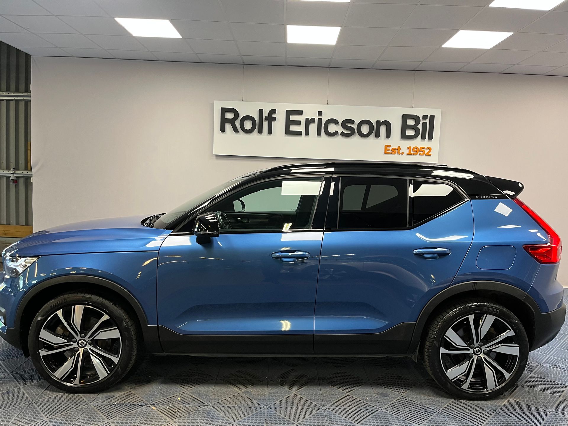 Volvo XC40 Recharge P8 Pure Electric 2021, bild 2/10