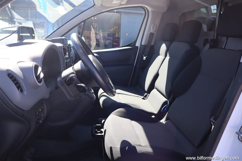 Bild 4 av Peugeot Partner Van Utökad Last 1.6 BlueHDI Skåp 100hk 3 sits Drag  Svensksåld