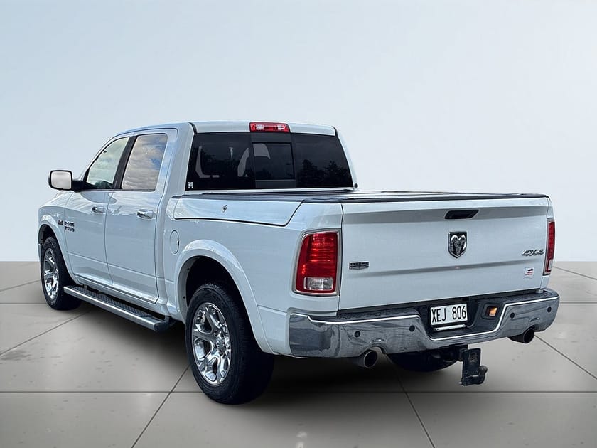 Bild 5 av RAM 1500 Crew Cab V8 4x4 TorqueFlite Drag/Navi/Rattvärm/Elstol/Kamera