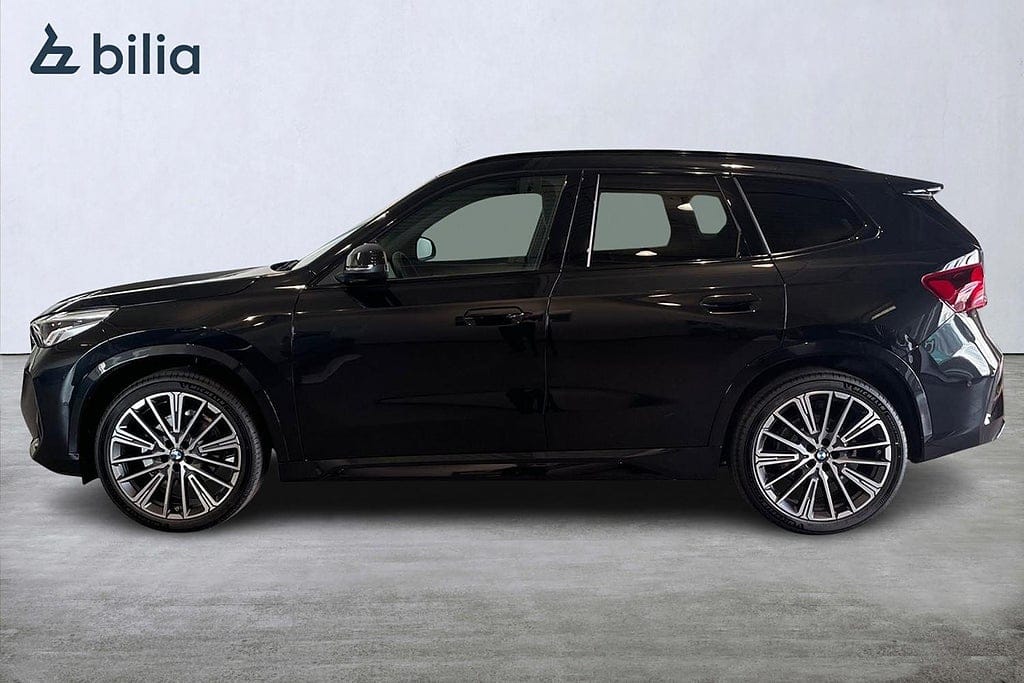 BMW iX1 eDrive20, 204ps, 2026